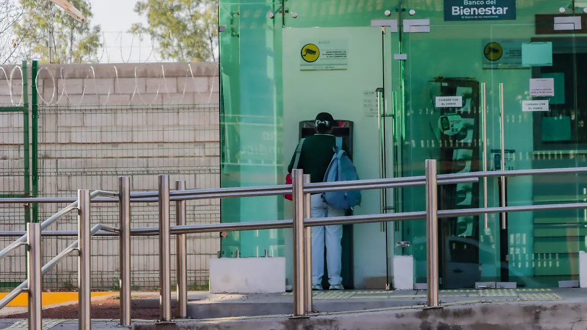 Becarios del Bienestar recibirán pago doble en abril