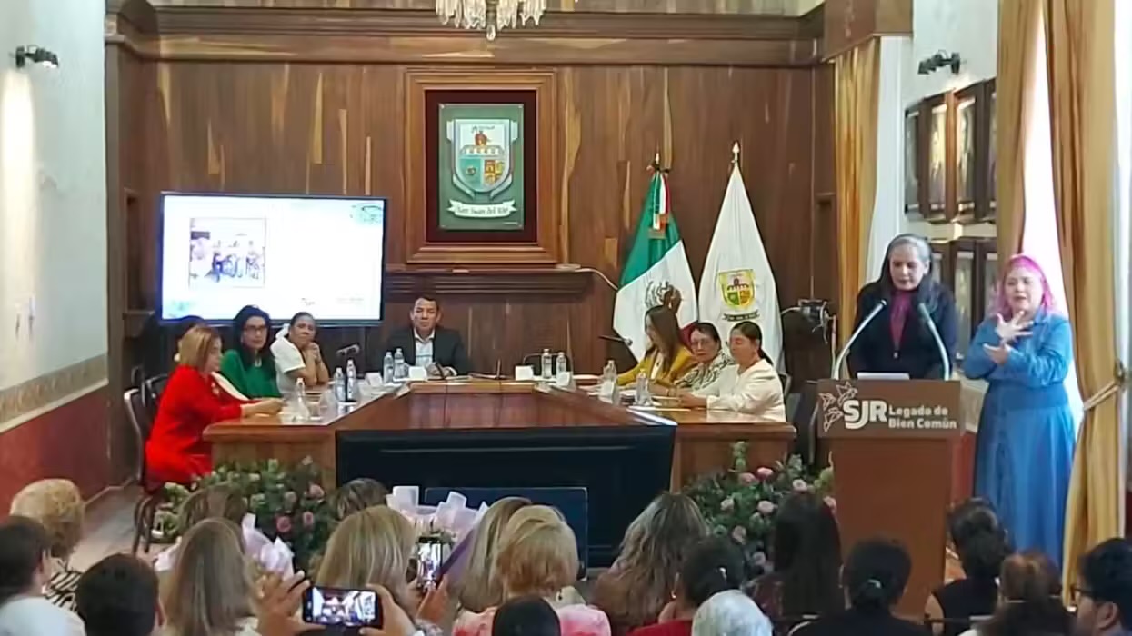 Reconocen a mujeres emprendedoras con décadas de trayectoria en San Juan del Río