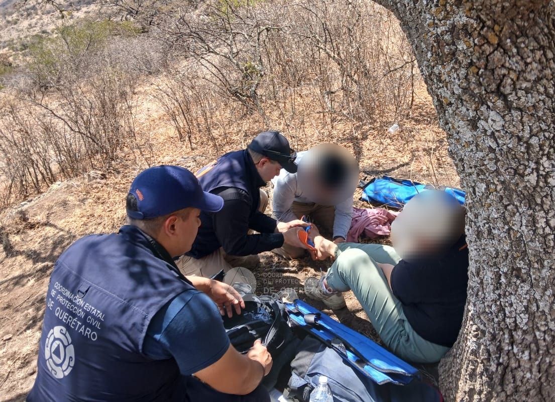 SUCESOSRescatan a senderista lesionada en La Peña, Huimilpan