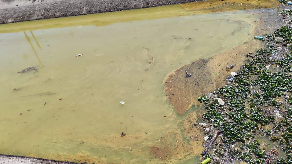 Canal de Santa Clara contaminado por derrame de diesel