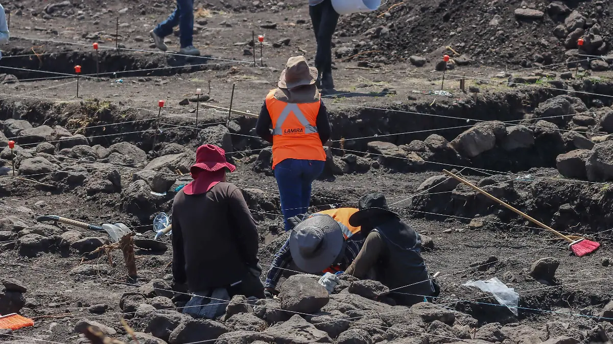 INAH revela 10 entierros en obra del tren en zona de Vista Hermosa